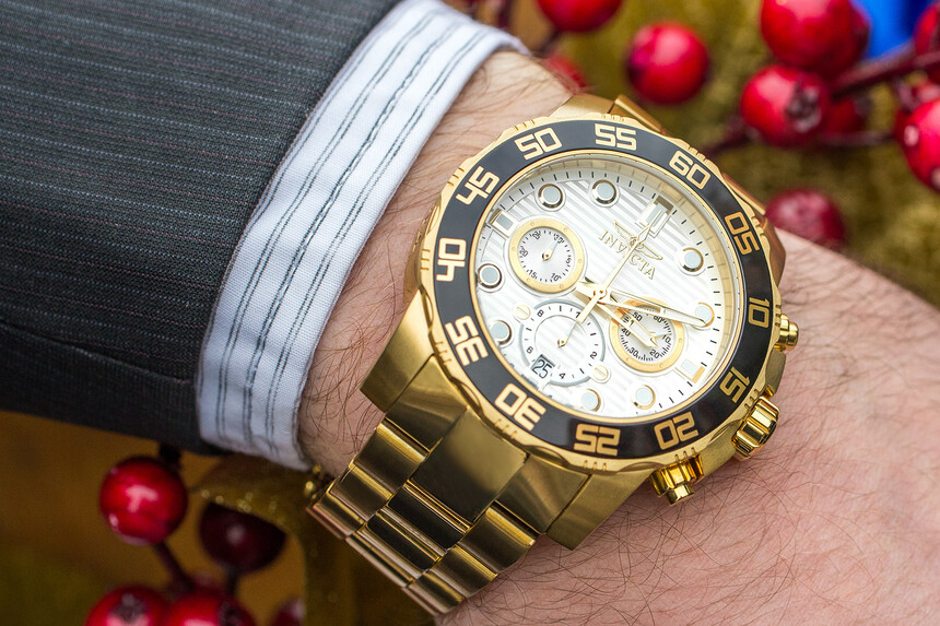 Грешка: С лежерно облекло Invicta са ОК, но със сако? Твърде големи и твърде показни са.