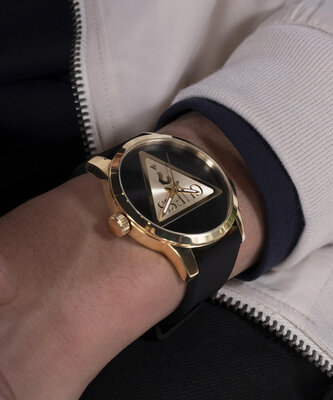 Guess Badge GW0781G4