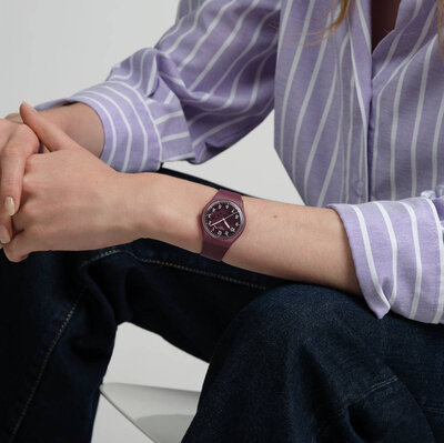 Swatch The Crown Glass SO28R115