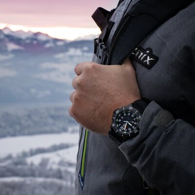 Luminox Navy Seal 4230 Series XS.4231.SET (+ резервна каишка)