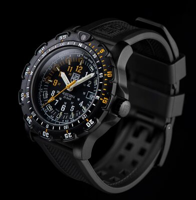 Luminox Navy Seal XL.8825.H.SET.1 (+ резервна каишка)