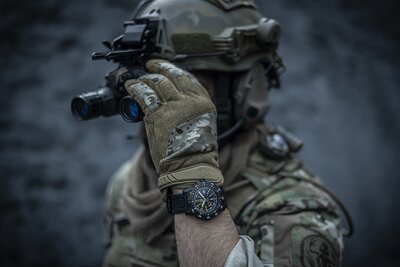 Luminox Navy Seal XL.8825.H.SET.1 (+ резервна каишка)
