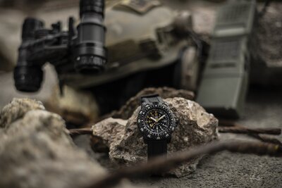 Luminox Navy Seal XL.8825.H.SET.1 (+ резервна каишка)