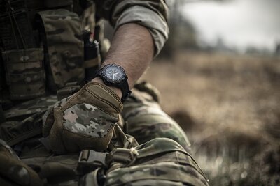 Luminox Navy Seal XL.8825.H.SET.1 (+ резервна каишка)