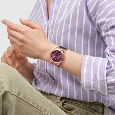 Swatch Burgundy Story YIG401