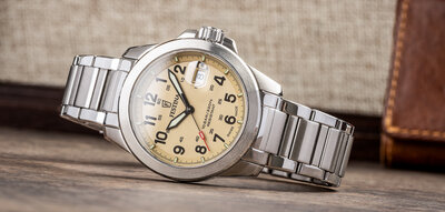 Festina Swiss Made Field 20081/1 (+ 2 резервни каишки)