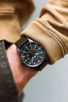 Fortis Flieger F-43 Triple-GMT Automatic COSC Chronometer F4260004 Limited Edition 100pcs (+ резервна каишка)