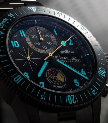 Fortis Novonaut N-42 Automatic Chronograph Amadee-24 F2040016 Limited Edition 100pcs (+ резервна каишка)