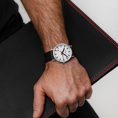 Mondaine Classic Quartz A667.30360.11SBBV
