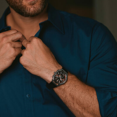 Bulova Curv Quartz 96K117 (+ резервна каишка)
