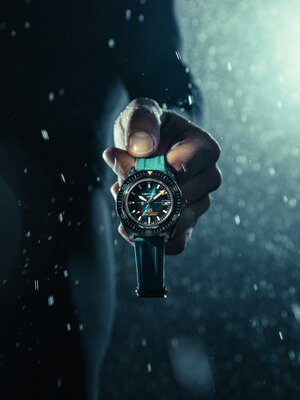 Certina DS Super PH2000M Automatic Powermatic 80 C050.607.44.041.10 Limited Edition 1959 pcs (+ резервна каишка)