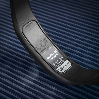 Garmin Vívofit 4 Black (размер S/M)